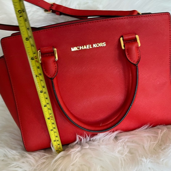 Gently used Michael Kors  Medium Selma Bag, Red.  Minimal signs of wear. - Picture 5 of 8